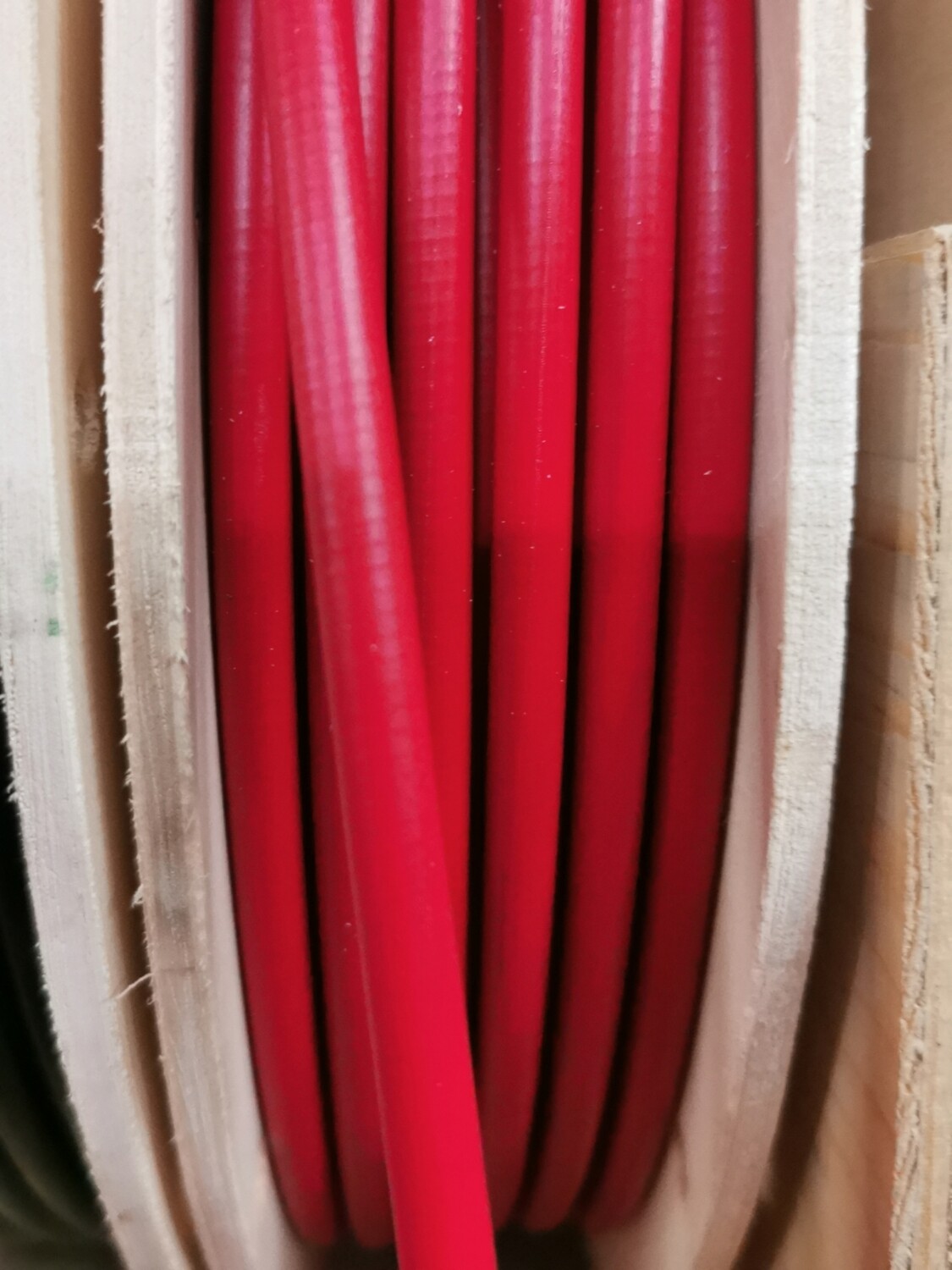 Bowdenzug Spirale 4,0mm innen 6,5mm außen Rot