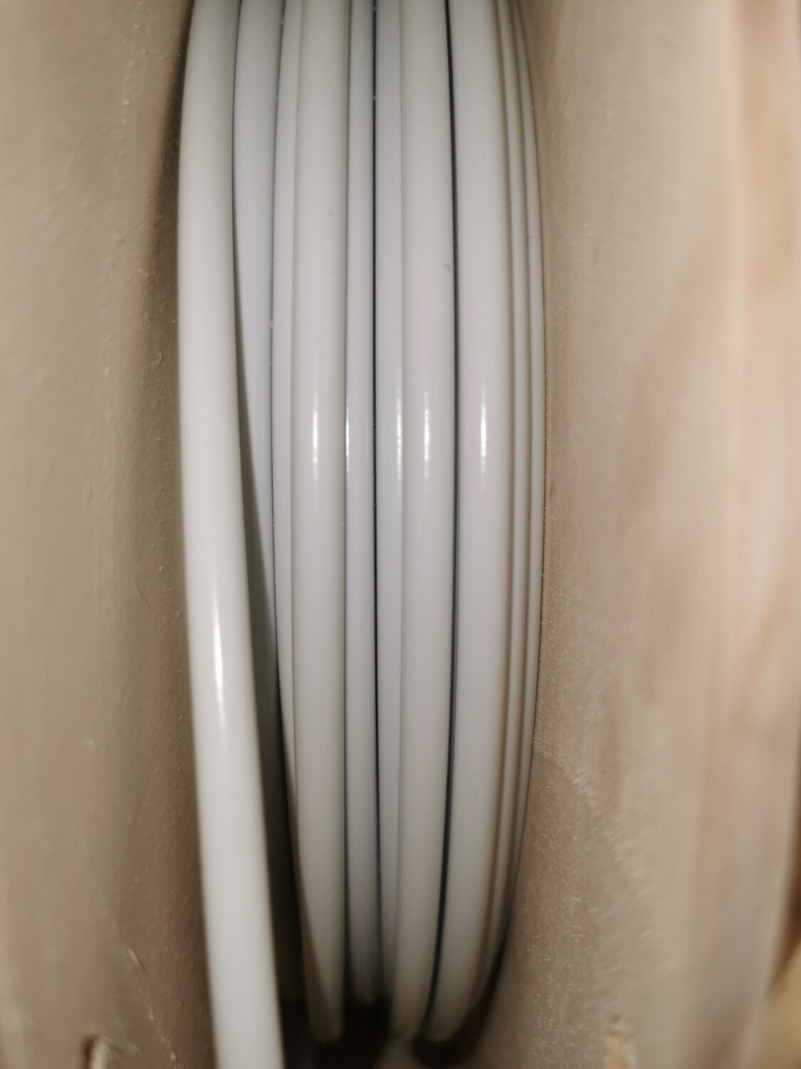 Bowdenzug Spirale 2,5mm innen 5,3mm außen Weiß mit innenrohr