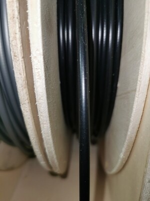 Bowdenzug Spirale 2,2mm innen 5,0mm außen Schwarz mit innenrohr