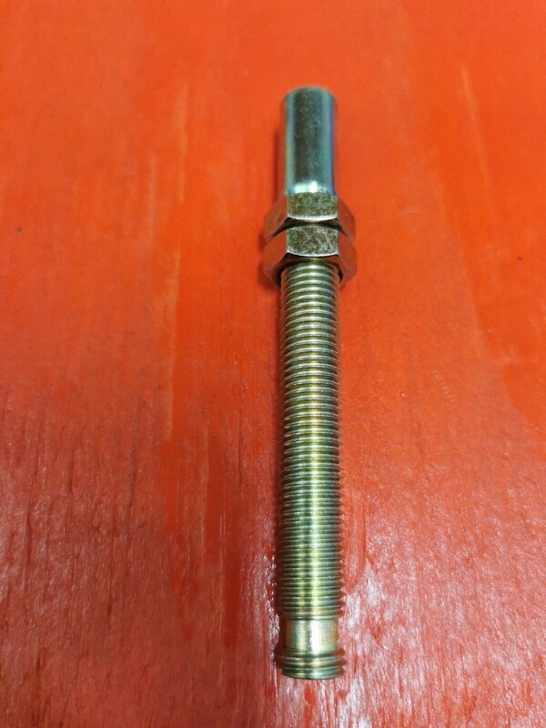 Stellschraube M10x70