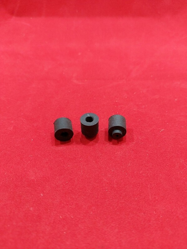 Gummi mit Innengewinde M6
