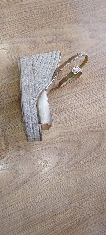 BROOK 8 ED oro Castaner