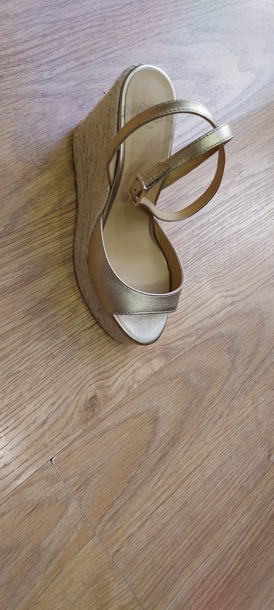 BROOK 8 ED oro Castaner