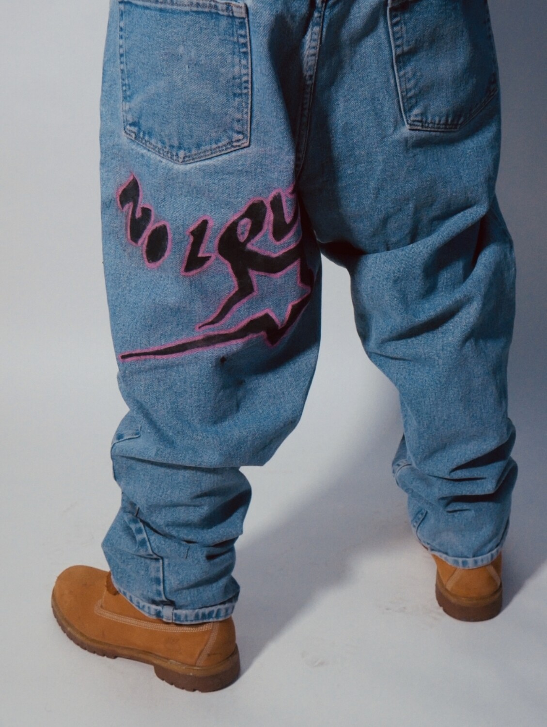 NO LOVE JEANS