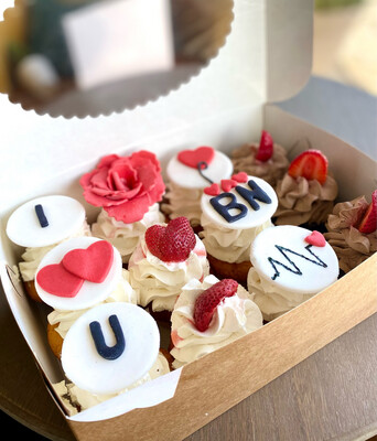 12 Cupcakes I Love U ( A Commander La Veille )