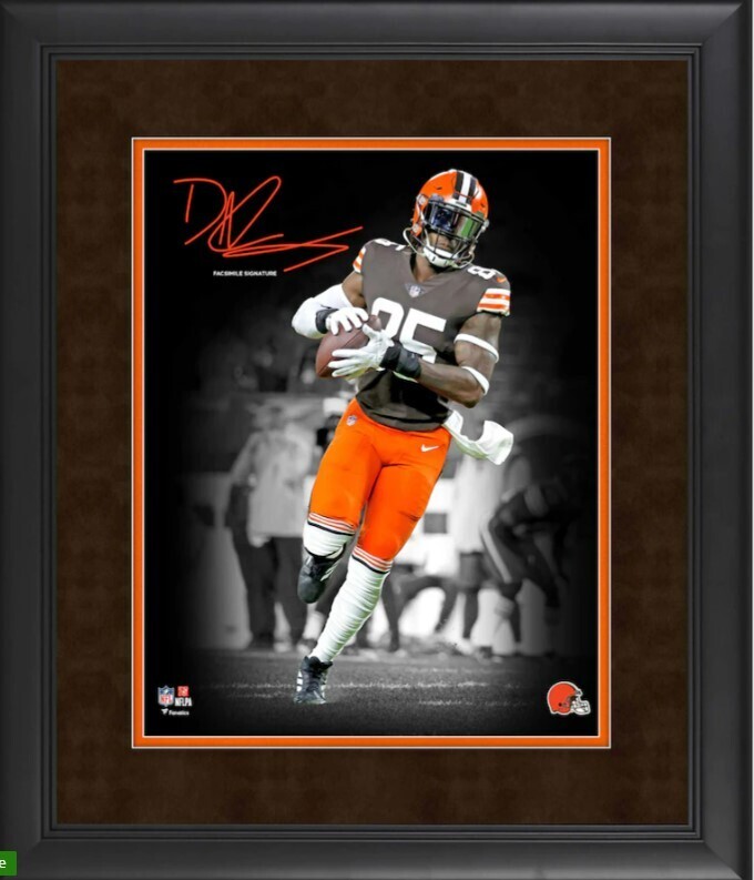 David Njoku Cleveland Browns Fanatics Authentic Facsimile Signature Framed 11" x 14" Spotlight Photograph