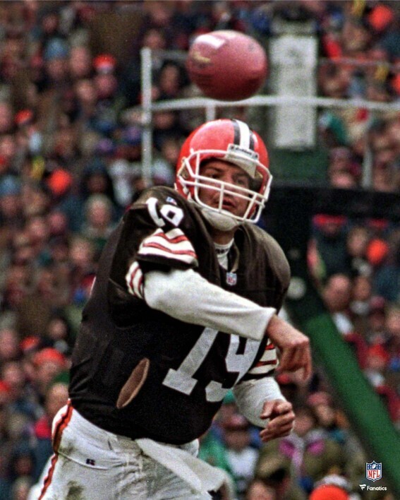 Bernie Kosar Cleveland Browns Fanatics Authentic Unsigned Passing Photograph 16" x 20"