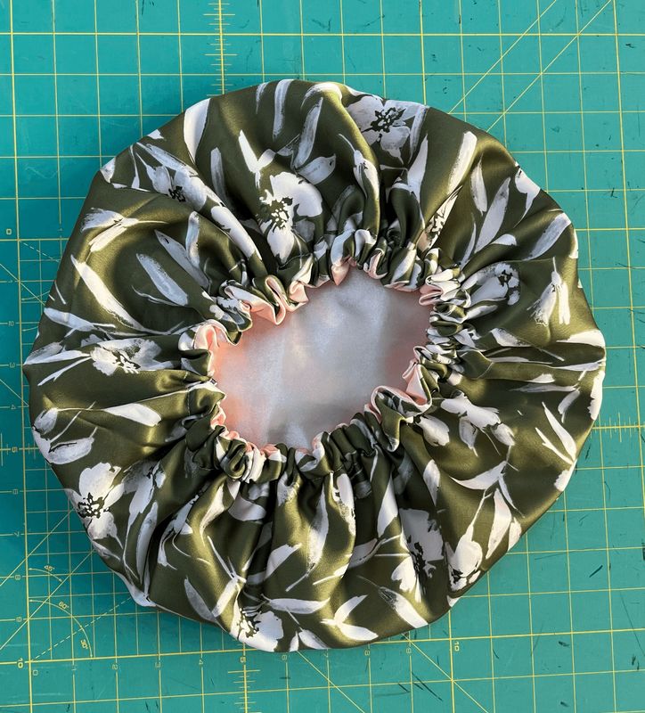 Green &amp; White Bonnet