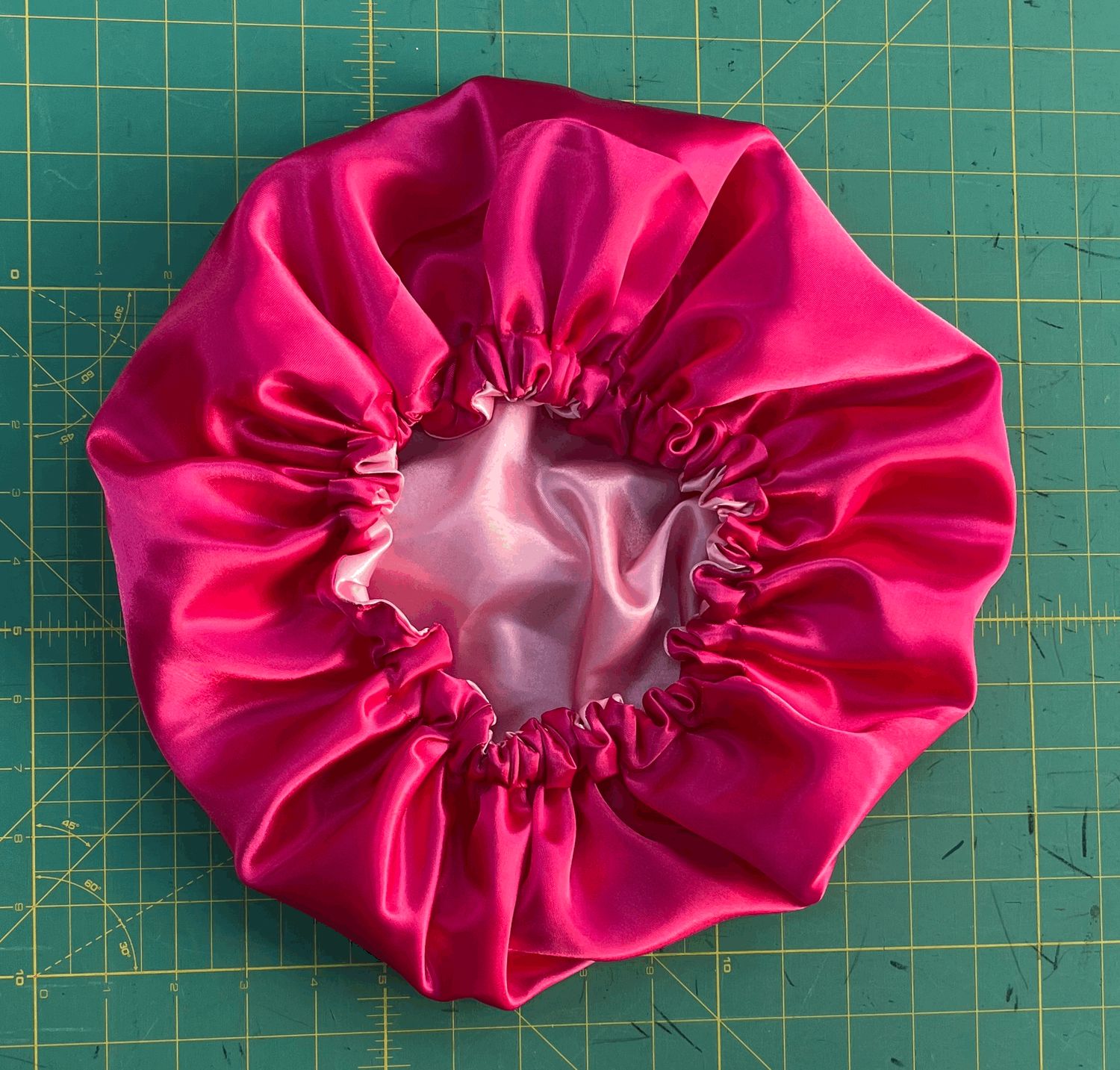 Fuchsia Bonnet