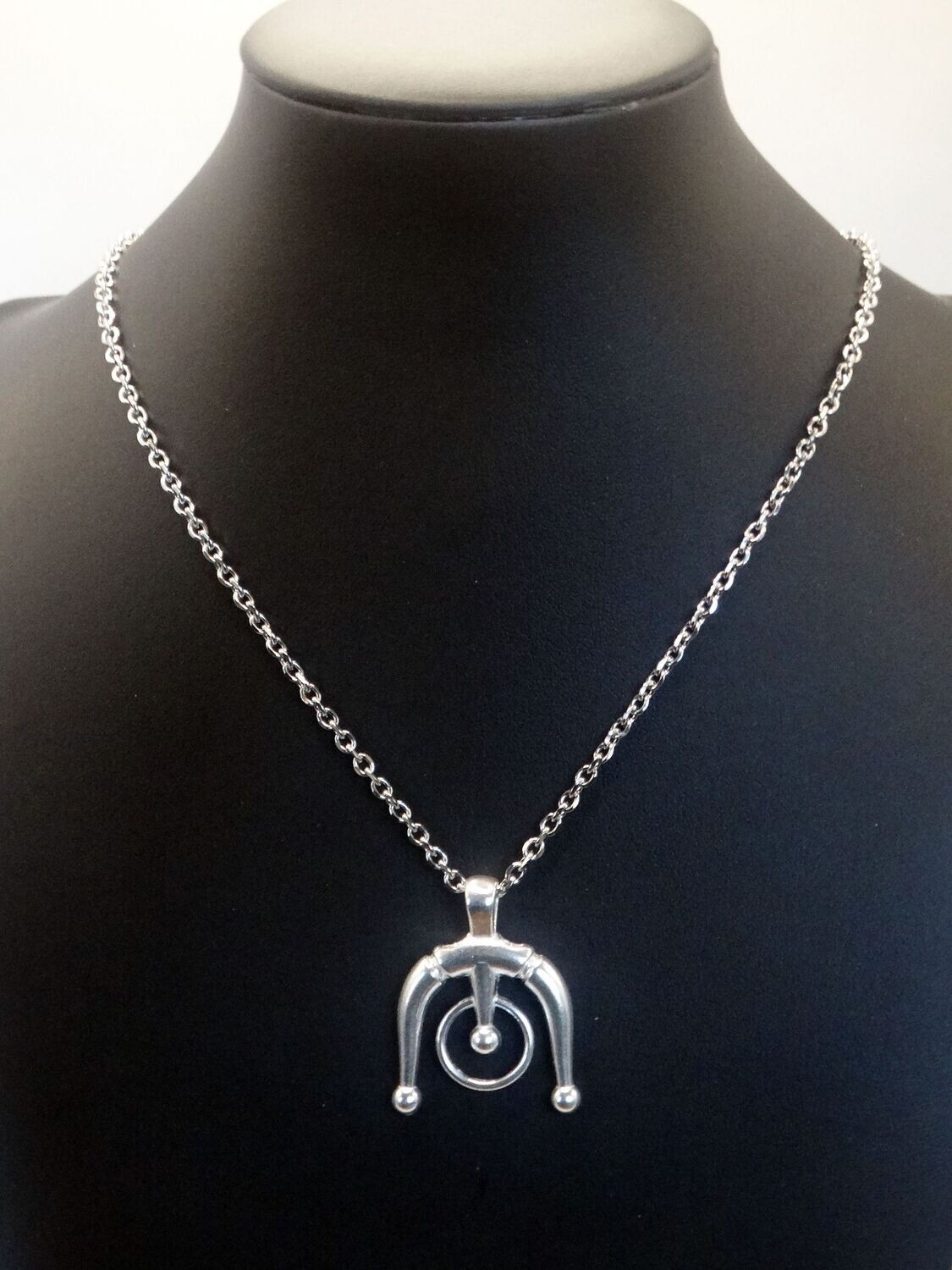 Ojo astral personal, baño de plata (10 micras)  28x36mm. cadena acero 50 cm.