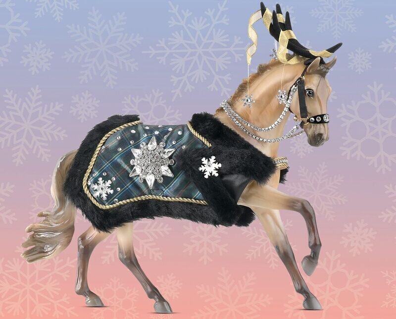 HIGHLANDER​ 2023  Holiday Horse