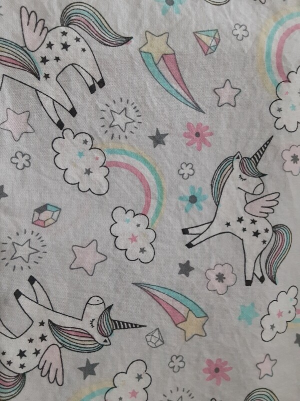 I dream of unicorns bucket hat