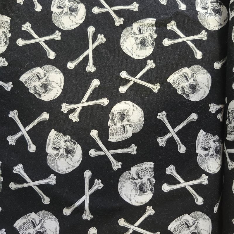 Grinning skulls and bones