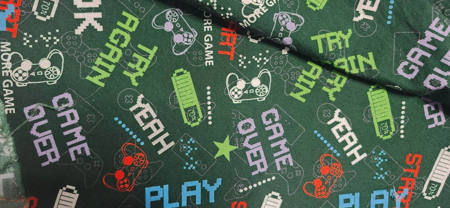 Gamer in green