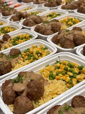 07. Swedish Meatballs with Mushroom Gravy, Vegetables & Egg Noodles