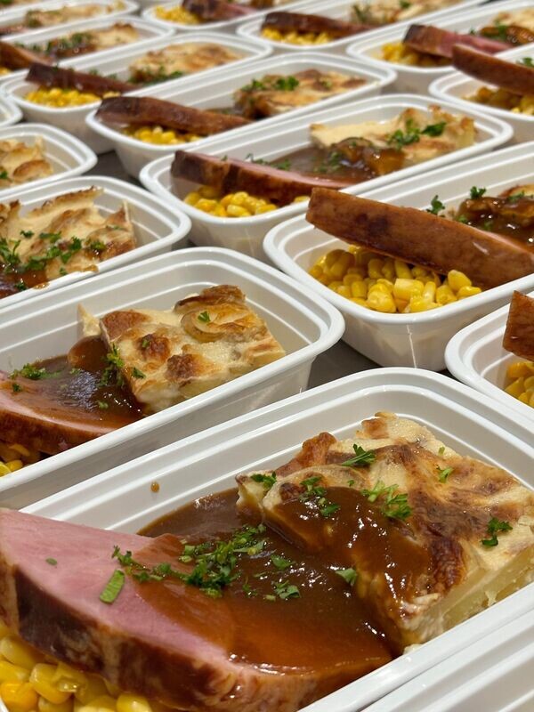 05. Baked Ham with Vegetables, Scalloped Potatoes &amp; Gravy