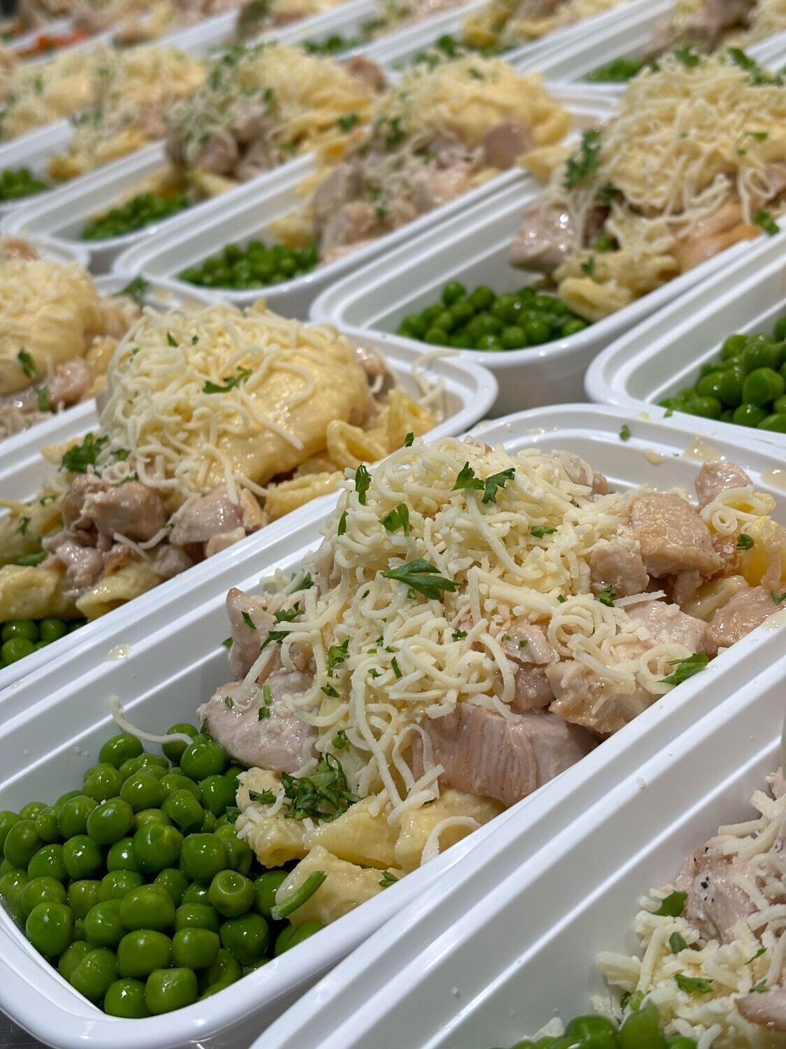 03. Chicken Alfredo Pasta with Vegetables