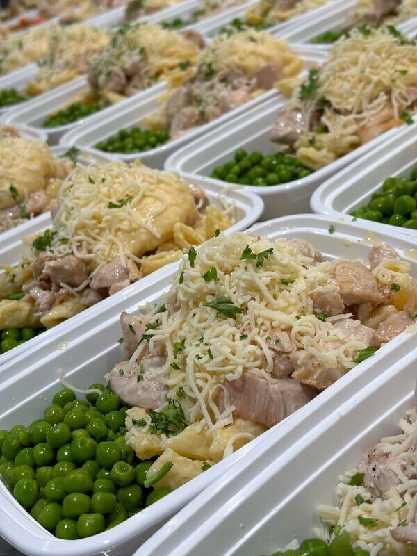 03. Chicken Alfredo Pasta with Vegetables