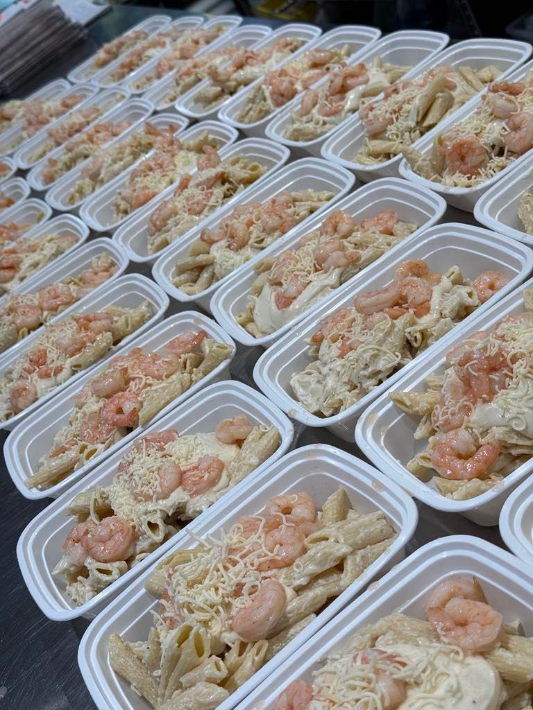 10. Creamy Garlic Pasta Alfredo with Shrimp