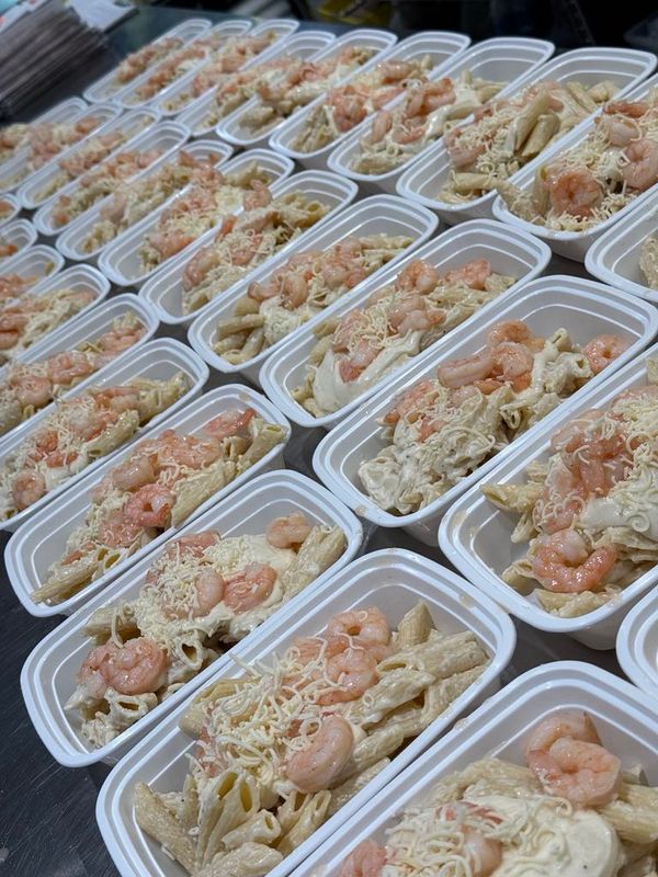 10. Creamy Garlic Pasta Alfredo with Shrimp