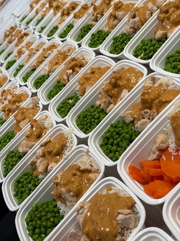 01. Mild Butter Chicken with Rice and Vegetables