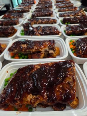 04. Sticky Oven BBQ Ribs with Vegetables Roasted Potatoes [GF]