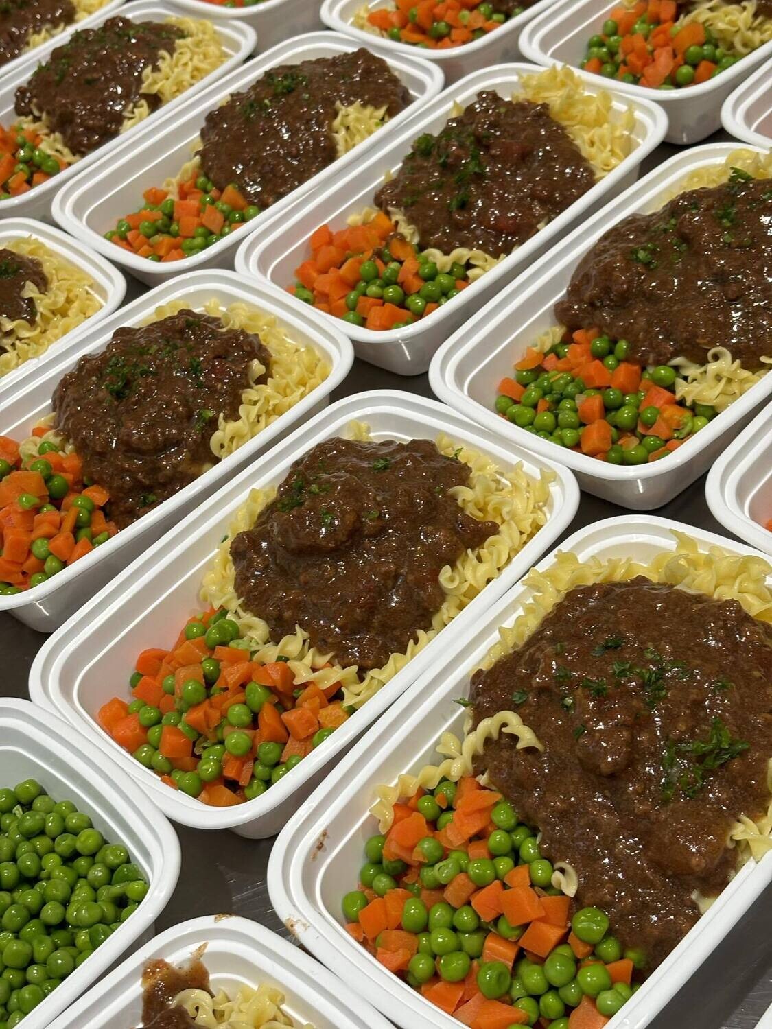 06. Ground Beef Goulash with Peppers &amp; Mushroom,  Vegetables &amp; Egg Noodles 🍝🥩🍄