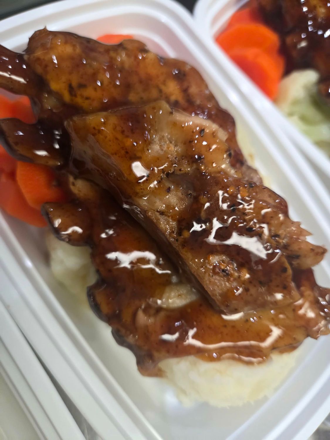 04. Sticky Oven Honey Garlic Ribs with Vegetables &amp; Mashed Potatoes