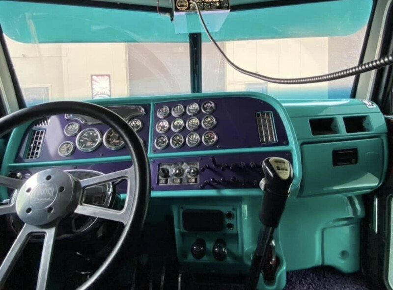 2000-2005 Peterbilt Dash Panels