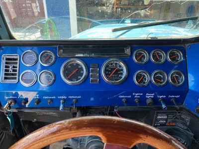 Two Piece Freightliner Classic/fld Dash Panels