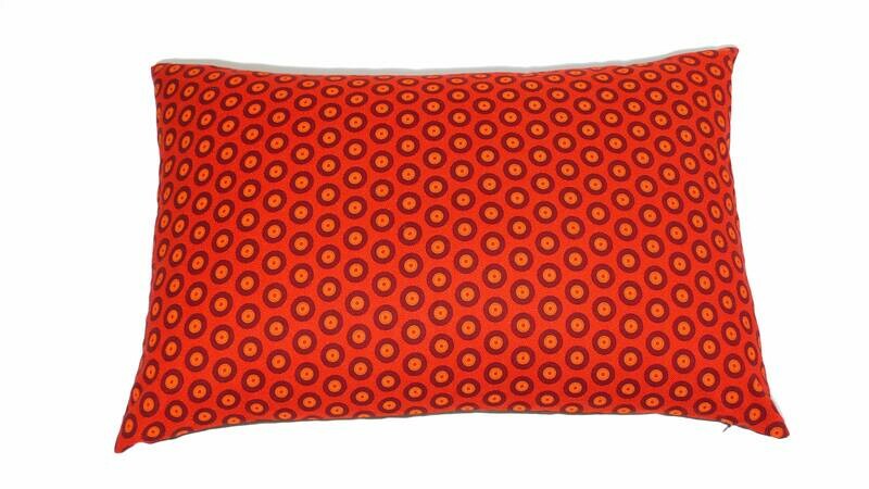 MEHAREE - Coussin 40 x 60 cm - en shweshwe, orange et chocolat