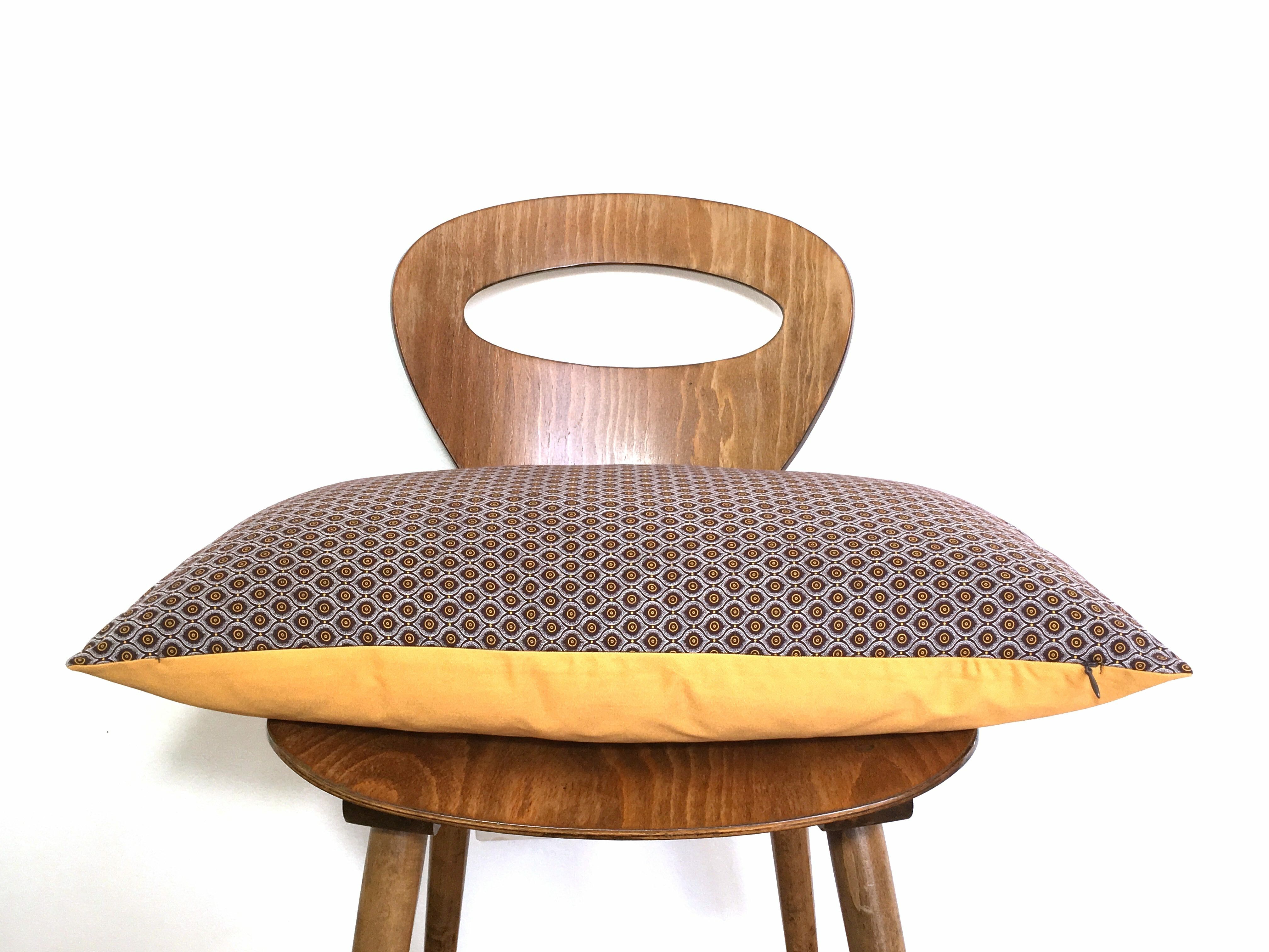 MEHAREE - Coussin 40 x 60 cm - en shweshwe, or, marron et moutarde