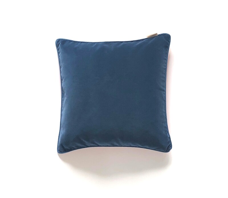 MEHAREE - Coussin 45X45 cm - Velours coton - Bleu et Rose poudrée