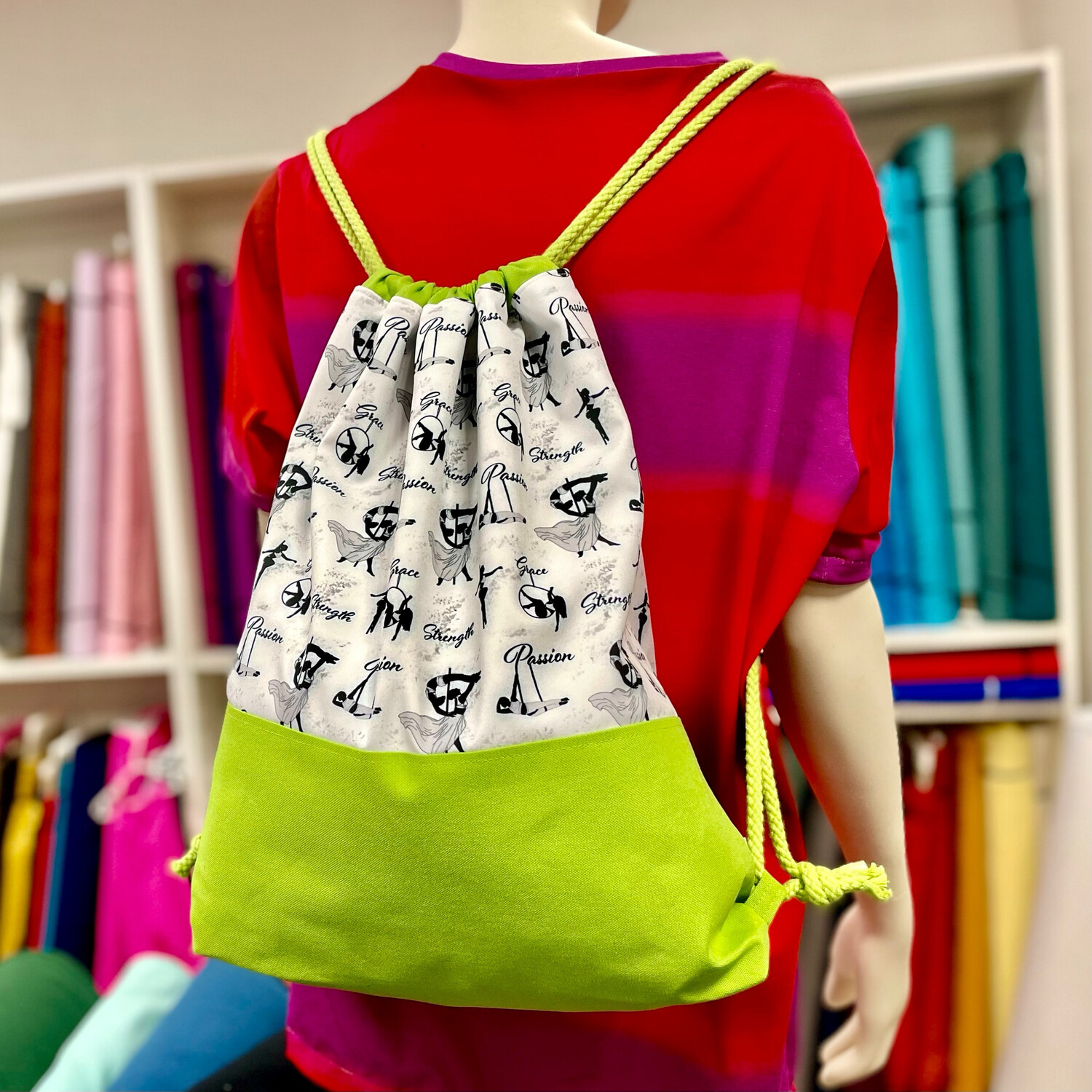 Drawstring Bag ‚Aerial Arts‘ grün