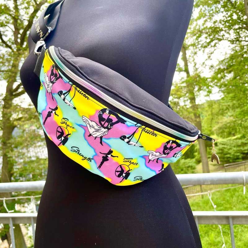 CRAZYPOLE Cross Bodybag 'Aerial Arts bunt' klein