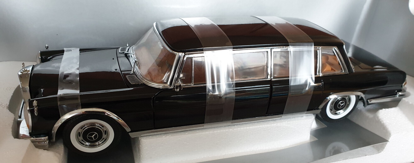Sunstar 1/18 Mercedes Benz 600 LWB limousine in black