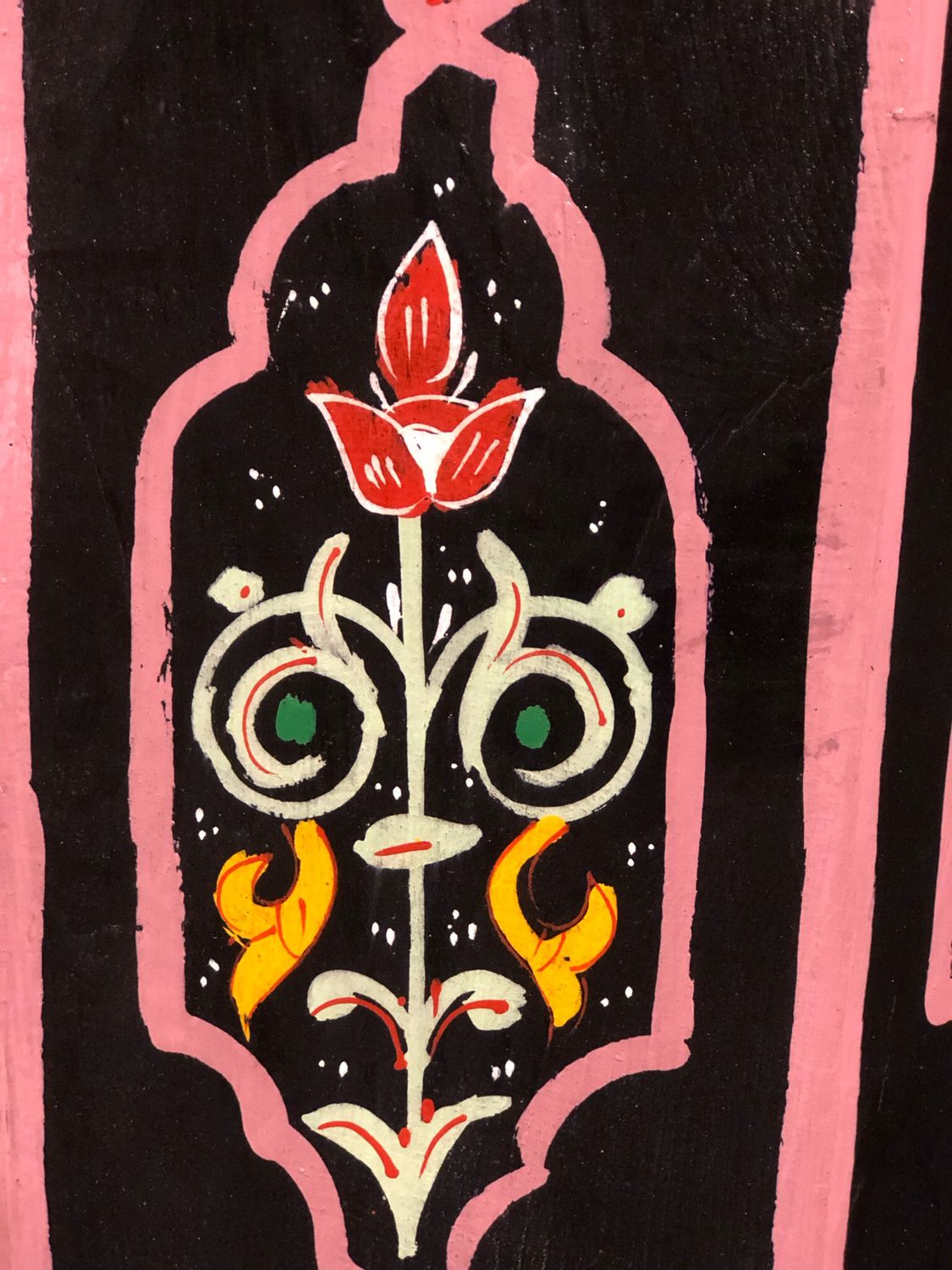 Marokkaans houten bijzettafeltje — detail 4