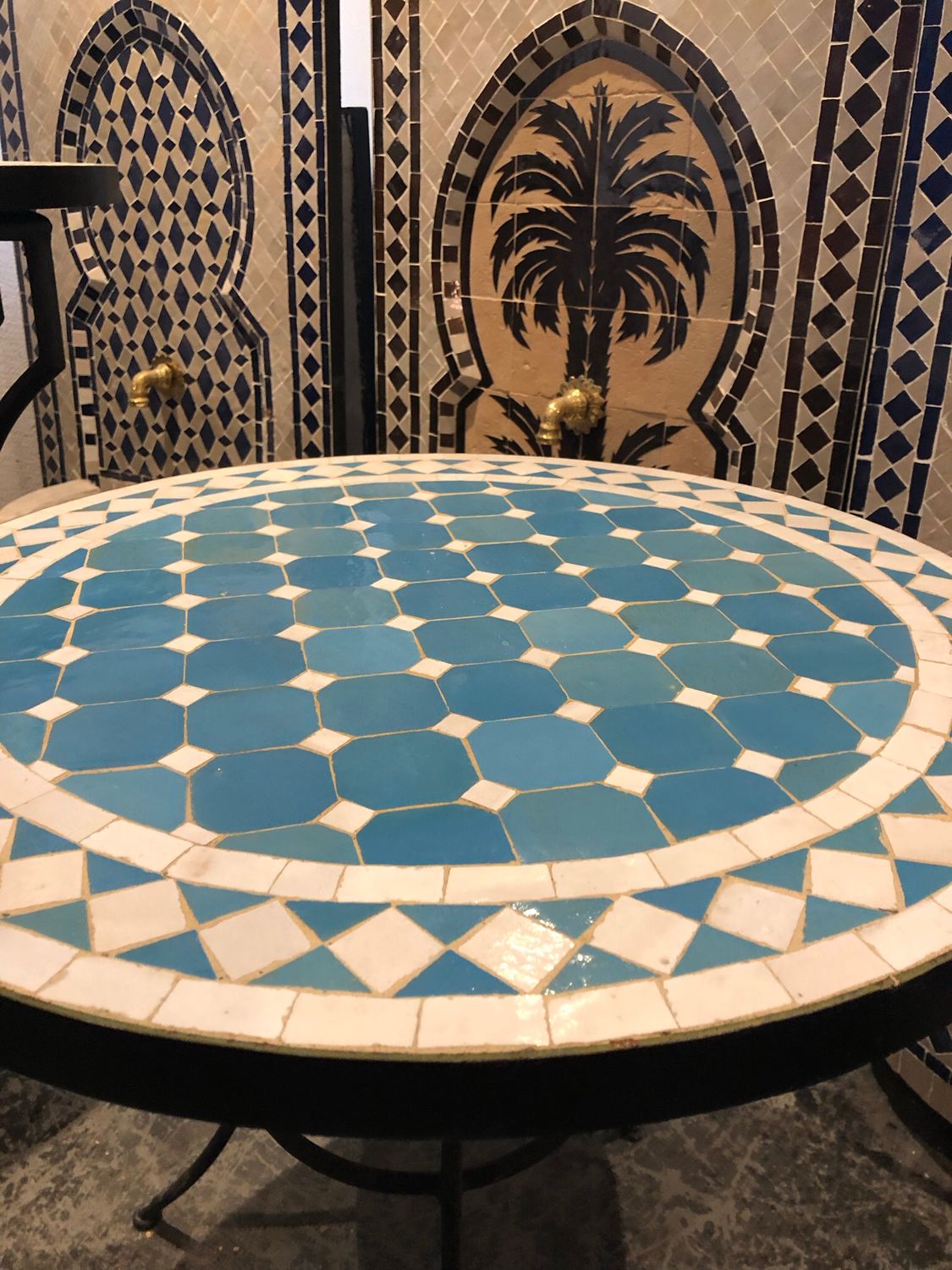 Marokkaanse Mozaiek tafel (blad) 60 cm Turqouise-Wit Handgemaakt — detail 2