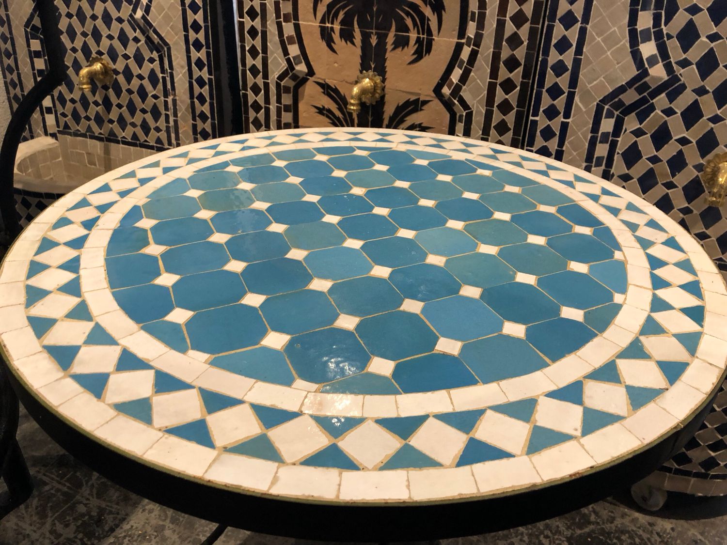 Marokkaanse Mozaiek tafel (blad) 60 cm Turqouise-Wit Handgemaakt — detail 3