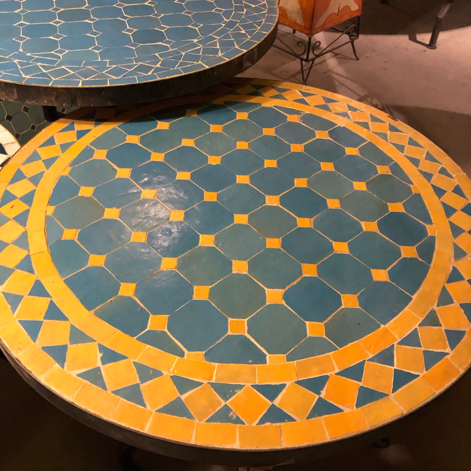 Marokkaanse Mozaiek tafel (blad) 60 cm Turqouise-Geel Handgemaakt — detail 4