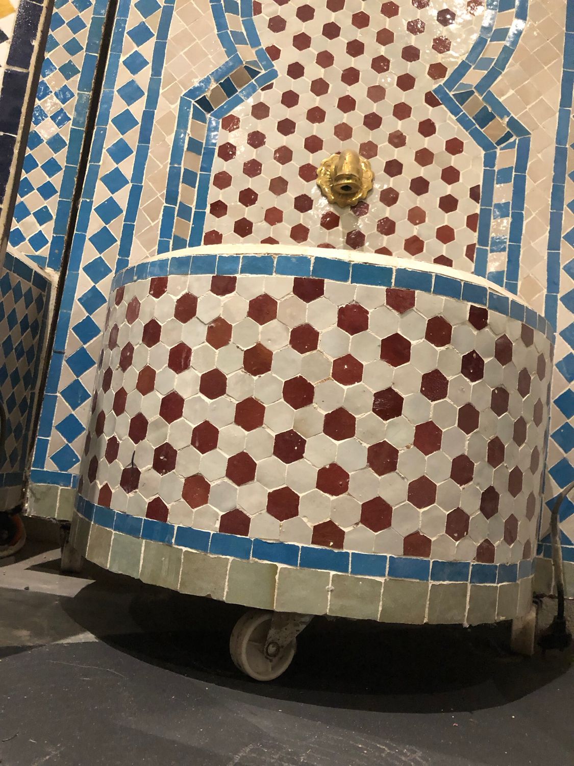 Marokkaanse Mozaïek Fontein - 107x65 cm - Turqouise -Rood-Creme — detail 5