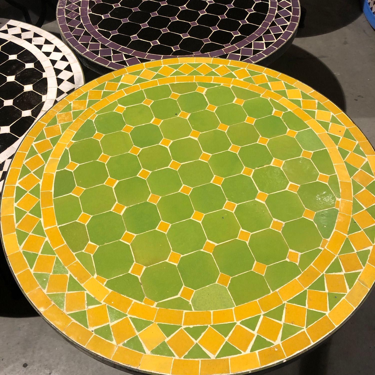 Marokkaanse Mozaiek tafel (blad) 60 cm - Appelgroen-Geel Handgemaakt — detail 2