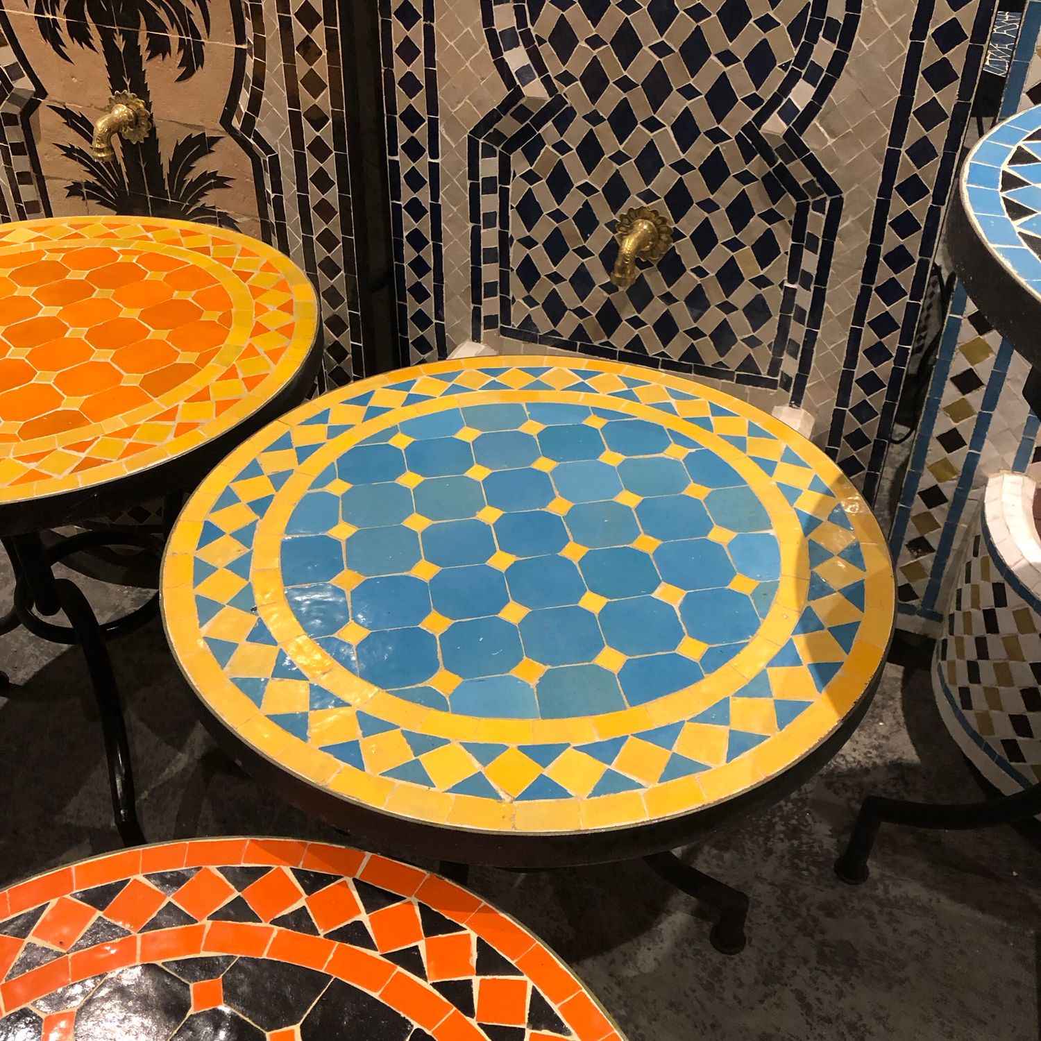 Marokkaanse Mozaiek tafel (blad) 50 cm Turqouise-Geel Handgemaakt — detail 2