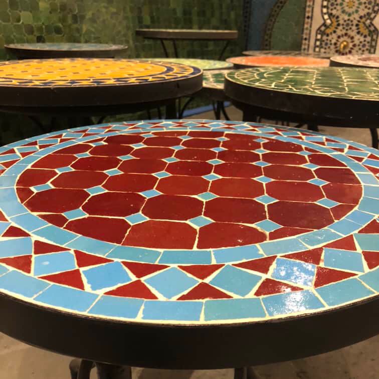 Marokkaanse Mozaiek tafel (blad) 50 cm Bordeaux rood- Turqouise Handgemaakt — detail 4