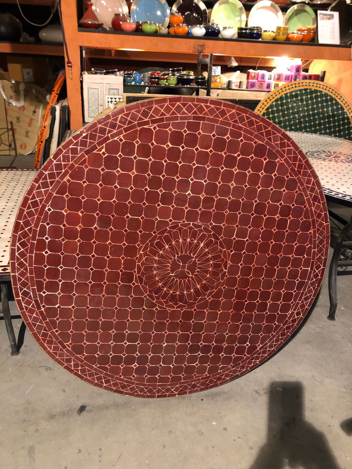 Marokkaanse Mozaiek tafel (blad) 120 cm Met ROZET Bordeau rood
