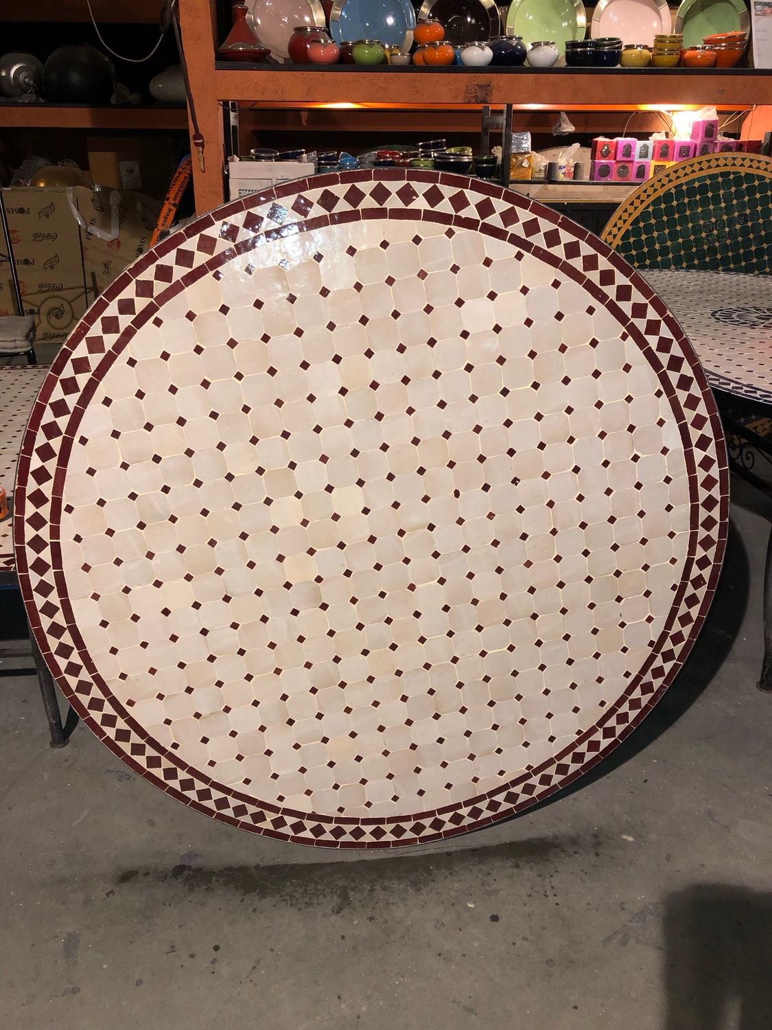 Marokkaanse Mozaiek tafel (blad)120 cm Creme-Bordeaux rood