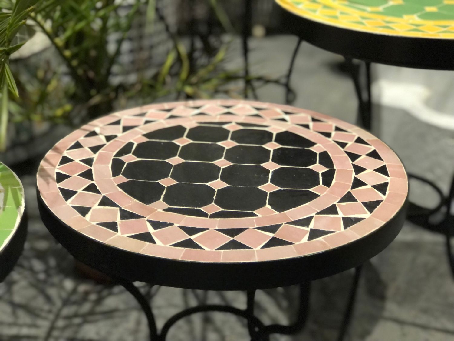 Marokkaanse Mozaiektafel (blad) 40 cm - Zwart-Roze Handgemaakt