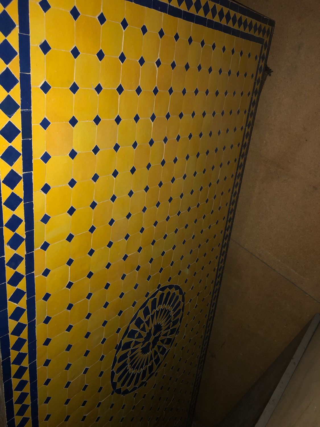 Marokkaanse Mozaiektafel 180 cm Gëemailleerd Inclusief Beste Onderstel en Afwerking !