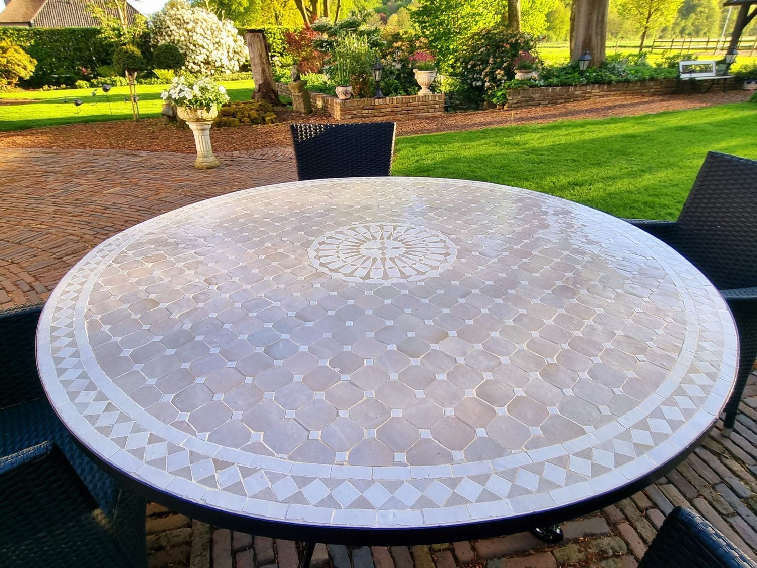 Marokkaanse Mozaiek tafel (blad) Met ROZET 140 cm Creme-Wit