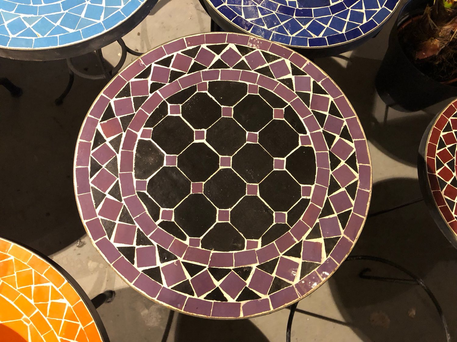 Marokkaanse Mozaiektafel (blad) 40 cm Zwart-Paars Handgemaakt — detail 3